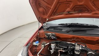 Used 2018 Maruti Suzuki Alto 800 [2016-2019] Lxi Petrol Manual engine ENGINE RIGHT SIDE HINGE & APRON VIEW