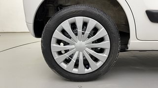 Used 2016 Maruti Suzuki Wagon R 1.0 [2015-2019] VXI AMT Petrol Automatic tyres RIGHT REAR TYRE RIM VIEW