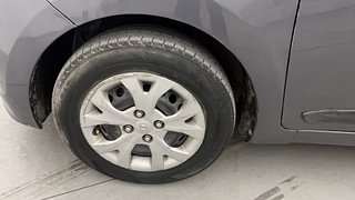 Used 2014 Hyundai Grand i10 [2013-2017] Sportz 1.1 CRDi Diesel Manual tyres LEFT FRONT TYRE RIM VIEW