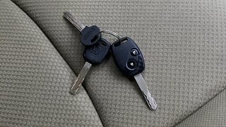 Used 2012 Honda Brio [2011-2016] S MT Petrol Manual extra CAR KEY VIEW