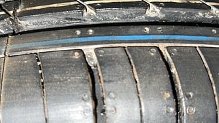 Used 2019 Hyundai Venue [2019-2022] SX Plus 1.0 Turbo DCT Petrol Automatic tyres RIGHT FRONT TYRE TREAD VIEW