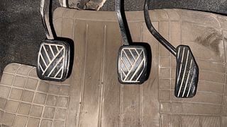 Used 2015 Maruti Suzuki Wagon R 1.0 [2013-2019] LXi CNG Petrol+cng Manual interior PEDALS VIEW