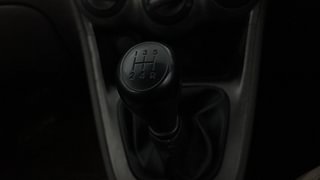 Used 2012 Hyundai i10 [2010-2016] Magna 1.2 Petrol Petrol Manual interior GEAR  KNOB VIEW