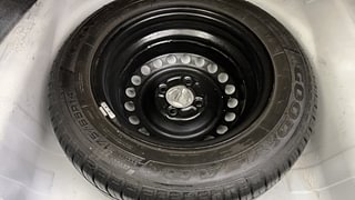 Used 2013 Honda Amaze [2013-2016] 1.2 S i-VTEC Petrol Manual tyres SPARE TYRE VIEW