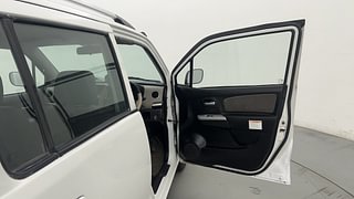 Used 2015 Maruti Suzuki Wagon R 1.0 [2013-2019] LXi CNG Petrol+cng Manual interior RIGHT FRONT DOOR OPEN VIEW