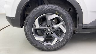 Used 2019 Hyundai Venue [2019-2022] SX Plus 1.0 Turbo DCT Petrol Automatic tyres RIGHT REAR TYRE RIM VIEW