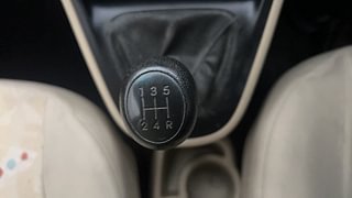 Used 2010 Hyundai i10 [2010-2016] Magna 1.2 Petrol Petrol Manual interior GEAR  KNOB VIEW