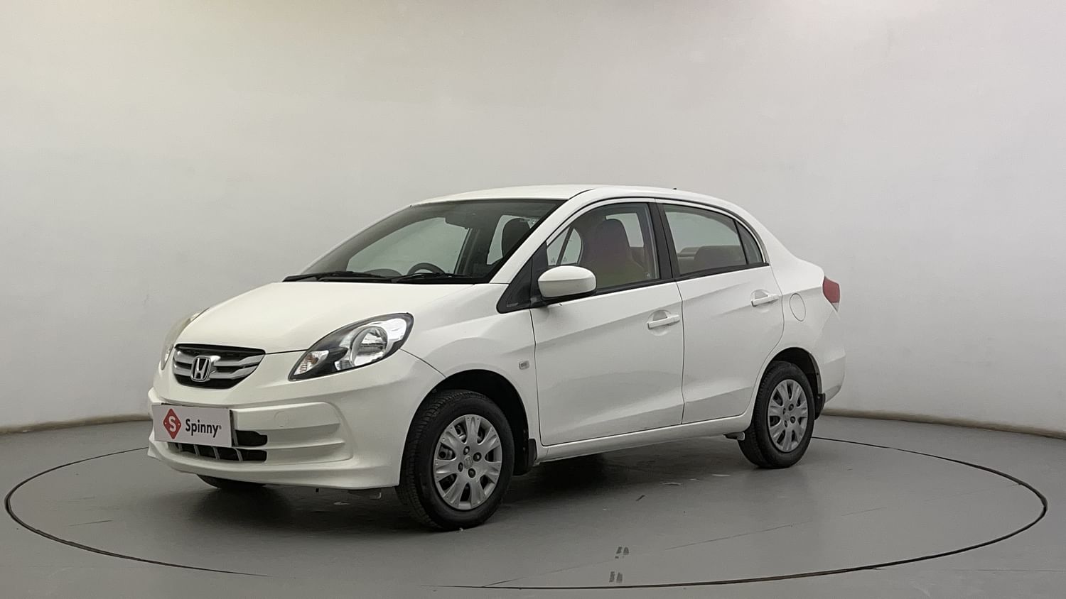 LEFT FRONT CORNER VIEW
