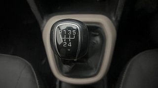 Used 2014 Hyundai Grand i10 [2013-2017] Sportz 1.1 CRDi Diesel Manual interior GEAR  KNOB VIEW