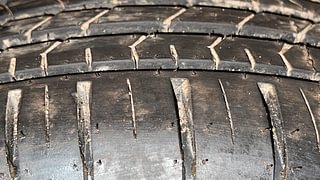 Used 2020 Ford Figo Aspire [2019-2021] Titanium Plus 1.2 Ti-VCT Petrol Manual tyres RIGHT REAR TYRE TREAD VIEW