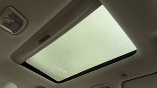 Used 2022 Mahindra XUV 300 W8 (O) Petrol Petrol Manual top_features Sunroof