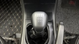 Used 2018 Mahindra XUV500 [2015-2018] W6 Diesel Manual interior GEAR  KNOB VIEW