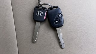 Used 2016 Honda City [2014-2017] V Petrol Manual extra CAR KEY VIEW