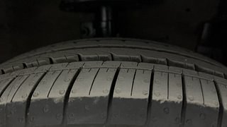 Used 2018 Maruti Suzuki Ciaz [2014-2017] VXi+ AT Petrol Automatic tyres RIGHT FRONT TYRE TREAD VIEW