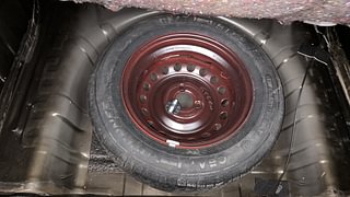 Used 2022 Renault Kwid 1.0L RXT(O) AMT Petrol Automatic tyres SPARE TYRE VIEW