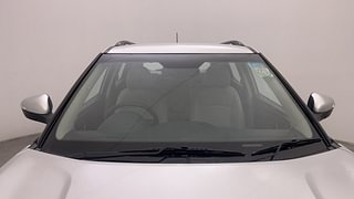 Used 2022 Mahindra XUV 300 W8 (O) Petrol Petrol Manual exterior FRONT WINDSHIELD VIEW
