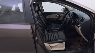 Used 2017 Volkswagen Polo [2015-2019] Highline1.2L (P) Petrol Manual interior RIGHT SIDE FRONT DOOR CABIN VIEW