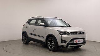 Used 2022 Mahindra XUV 300 W8 (O) Petrol Petrol Manual exterior RIGHT FRONT CORNER VIEW