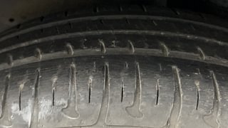 Used 2016 Hyundai Grand i10 [2013-2017] Sportz 1.2 Kappa VTVT Petrol Manual tyres LEFT REAR TYRE TREAD VIEW