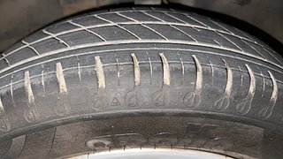 Used 2022 Renault Kwid 1.0L RXT(O) AMT Petrol Automatic tyres LEFT FRONT TYRE TREAD VIEW