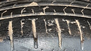 Used 2020 Ford Figo Aspire [2019-2021] Titanium Plus 1.2 Ti-VCT Petrol Manual tyres LEFT FRONT TYRE TREAD VIEW