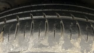 Used 2016 Hyundai Grand i10 [2013-2017] Sportz 1.2 Kappa VTVT Petrol Manual tyres RIGHT REAR TYRE TREAD VIEW