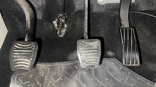 Used 2022 Mahindra XUV 300 W8 (O) Petrol Petrol Manual interior PEDALS VIEW