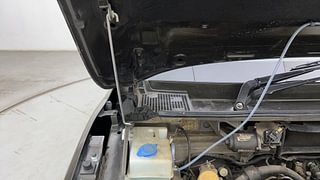 Used 2022 Renault Kwid 1.0L RXT(O) AMT Petrol Automatic engine ENGINE RIGHT SIDE HINGE & APRON VIEW
