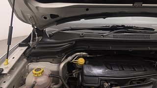 Used 2022 Mahindra XUV 300 W8 (O) Petrol Petrol Manual engine ENGINE RIGHT SIDE HINGE & APRON VIEW