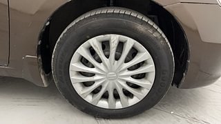 Used 2018 Maruti Suzuki Ciaz [2014-2017] VXi+ AT Petrol Automatic tyres RIGHT FRONT TYRE RIM VIEW