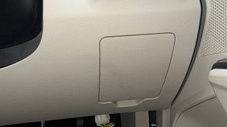Used 2022 Mahindra XUV 300 W8 (O) Petrol Petrol Manual top_features Knee airbags