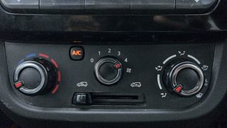 Used 2022 Renault Kwid 1.0L RXT(O) AMT Petrol Automatic top_features Air conditioner