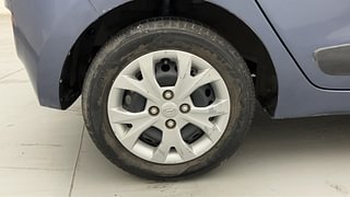 Used 2016 Hyundai Grand i10 [2013-2017] Sportz 1.2 Kappa VTVT Petrol Manual tyres RIGHT REAR TYRE RIM VIEW