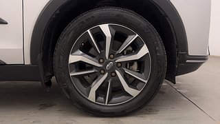 Used 2022 Mahindra XUV 300 W8 (O) Petrol Petrol Manual tyres RIGHT FRONT TYRE RIM VIEW