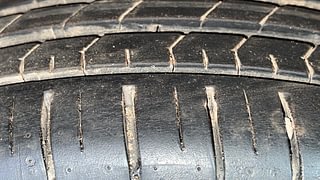 Used 2020 Ford Figo Aspire [2019-2021] Titanium Plus 1.2 Ti-VCT Petrol Manual tyres LEFT REAR TYRE TREAD VIEW