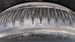 Used 2016 Honda City [2014-2017] V Petrol Manual tyres LEFT FRONT TYRE TREAD VIEW