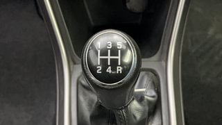 Used 2018 Maruti Suzuki S-Cross [2017-2020] Delta 1.3 Diesel Manual interior GEAR  KNOB VIEW