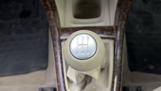 Used 2017 Maruti Suzuki Swift Dzire ZXI Petrol Manual interior GEAR  KNOB VIEW
