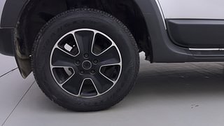 Used 2017 Renault Duster  110 PS RXZ 4X4 Adventure MT Diesel Manual tyres RIGHT REAR TYRE RIM VIEW