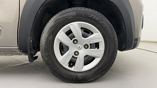 Used 2016 Renault Kwid [2017-2019] RXT 1.0 SCE Special Petrol Manual tyres RIGHT FRONT TYRE RIM VIEW