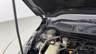 Used 2018 Maruti Suzuki S-Cross [2017-2020] Delta 1.3 Diesel Manual engine ENGINE RIGHT SIDE HINGE & APRON VIEW