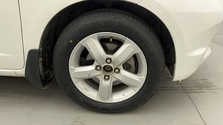 Used 2011 Honda Jazz [2009-2011] Base Old Petrol Manual tyres RIGHT FRONT TYRE RIM VIEW