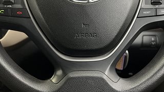 Used 2017 Hyundai Elite i20 [2014-2018] Asta 1.4 CRDI Diesel Manual top_features Airbags