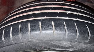 Used 2017 Maruti Suzuki Baleno [2015-2019] Zeta AT Petrol Petrol Automatic tyres RIGHT FRONT TYRE TREAD VIEW