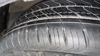 Used 2016 Maruti Suzuki Baleno [2015-2019] Zeta Petrol Petrol Manual tyres RIGHT FRONT TYRE TREAD VIEW