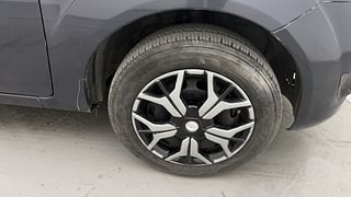 Used 2011 Ford Figo [2010-2015] Duratec Petrol ZXI 1.2 Petrol Manual tyres RIGHT FRONT TYRE RIM VIEW