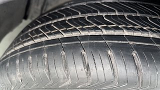 Used 2016 Maruti Suzuki Baleno [2015-2019] Zeta Petrol Petrol Manual tyres LEFT FRONT TYRE TREAD VIEW