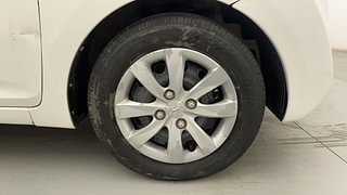 Used 2013 Hyundai Eon [2011-2018] Magna + Petrol Manual tyres RIGHT FRONT TYRE RIM VIEW