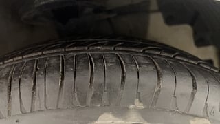 Used 2013 Hyundai Eon [2011-2018] Magna + Petrol Manual tyres RIGHT FRONT TYRE TREAD VIEW