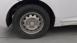 Used 2015 Hyundai Eon [2011-2018] Era + Petrol Manual tyres LEFT FRONT TYRE RIM VIEW
